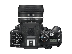 Horní strana Nikon Df