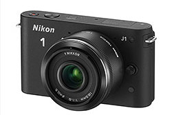 1Nikkor 18,5mm f/1,8 na těle Nikon 1 J1