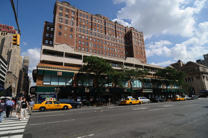 B&H Photo pohled z ulice